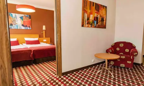 هتل سیتی اوکتیابراسکایا سنت پترزبورگ